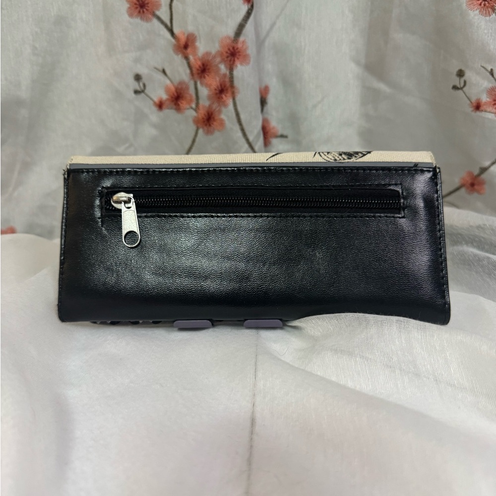 Disney Mickey Mouse Design Cream and Black Wallet - Picture 2 of 4